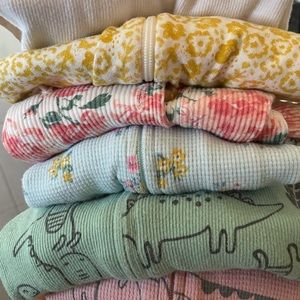 9m Carter’s baby onesies/playsuit